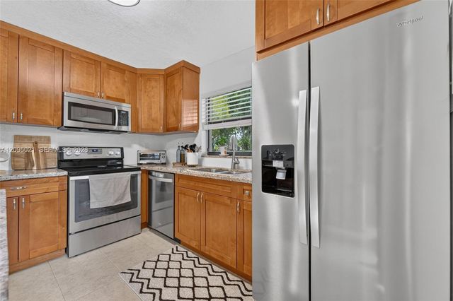 14285 SW 94th Cir Lane 104-25, Miami, FL 33186