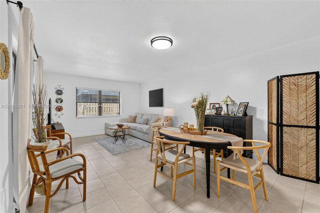 14285 SW 94th Cir Lane 104-25, Miami, FL 33186