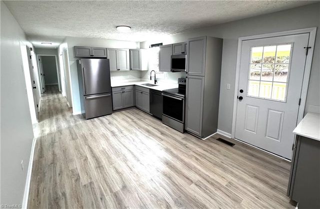 22 Sydney Lane, Asheville, NC 28806