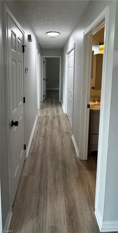 22 Sydney Lane, Asheville, NC 28806