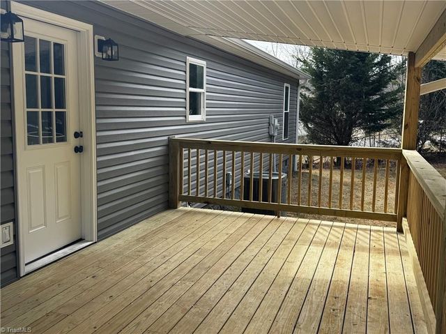 22 Sydney Lane, Asheville, NC 28806