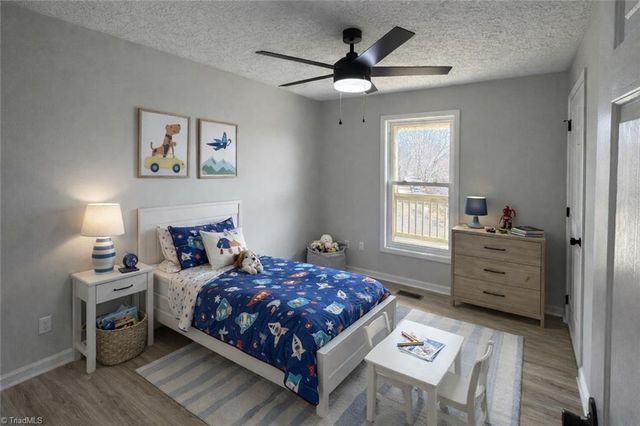 22 Sydney Lane, Asheville, NC 28806