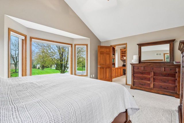 N53W26727 Arrowhead DRIVE, Pewaukee, WI 53072