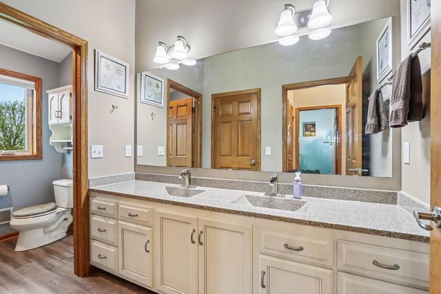 N53W26727 Arrowhead DRIVE, Pewaukee, WI 53072