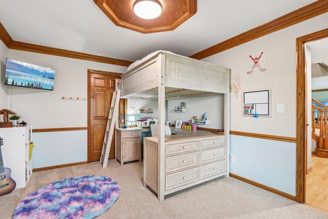 N53W26727 Arrowhead DRIVE, Pewaukee, WI 53072
