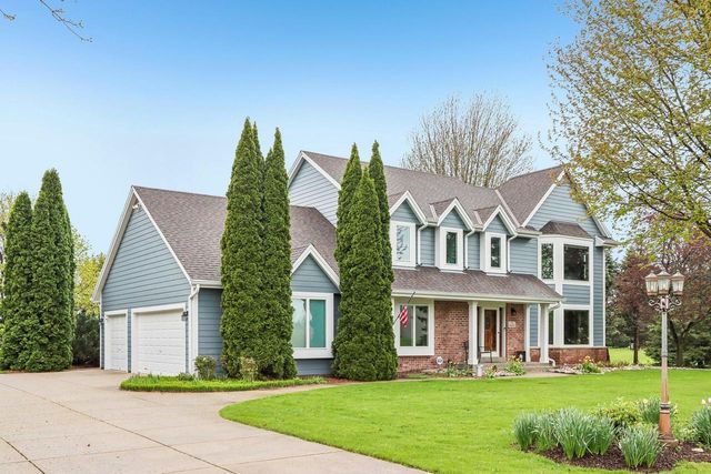 N53W26727 Arrowhead DRIVE, Pewaukee, WI 53072