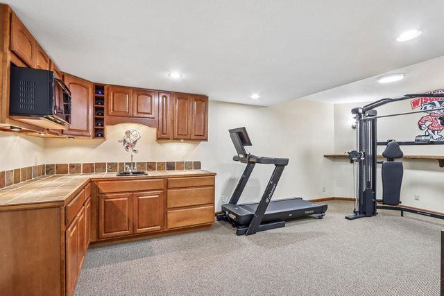 N53W26727 Arrowhead DRIVE, Pewaukee, WI 53072
