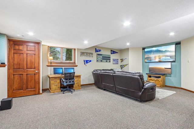 N53W26727 Arrowhead DRIVE, Pewaukee, WI 53072