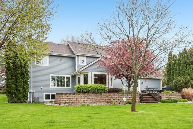 N53W26727 Arrowhead DRIVE, Pewaukee, WI 53072