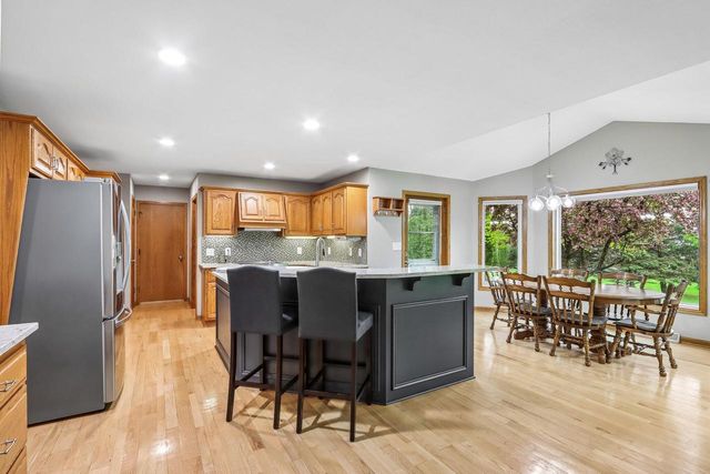 N53W26727 Arrowhead DRIVE, Pewaukee, WI 53072