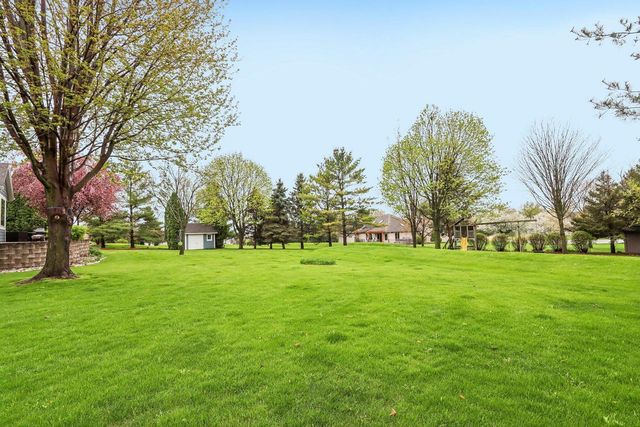 N53W26727 Arrowhead DRIVE, Pewaukee, WI 53072