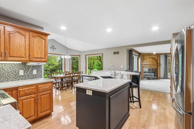 N53W26727 Arrowhead DRIVE, Pewaukee, WI 53072