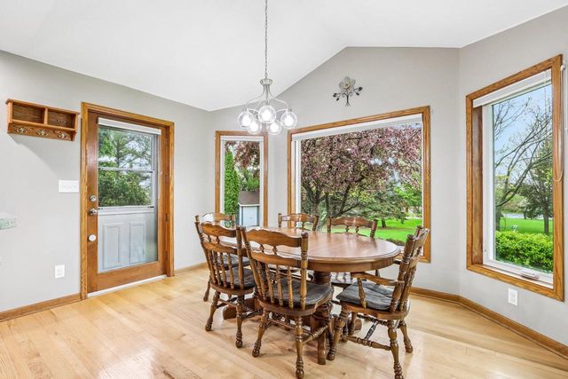 N53W26727 Arrowhead DRIVE, Pewaukee, WI 53072