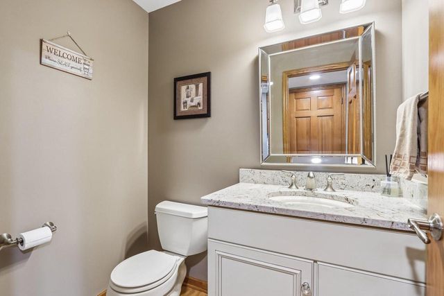 N53W26727 Arrowhead DRIVE, Pewaukee, WI 53072