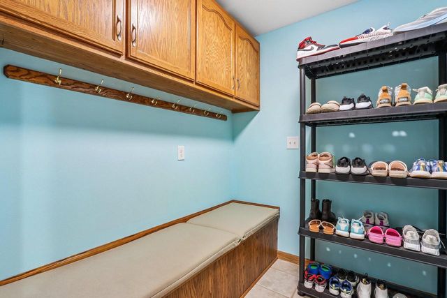N53W26727 Arrowhead DRIVE, Pewaukee, WI 53072