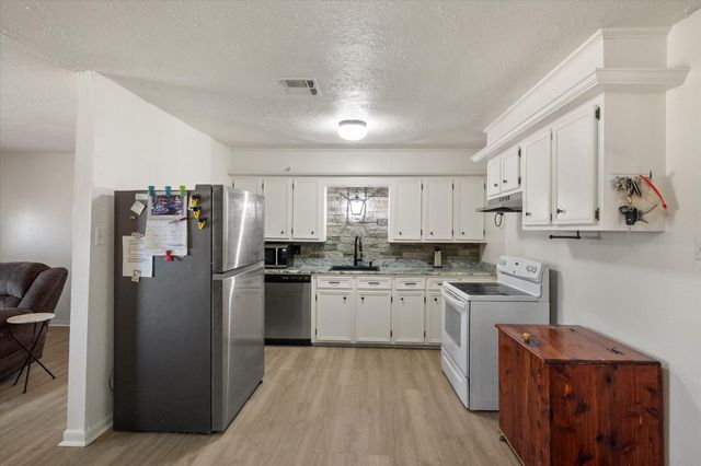 1405 Hidden Hills Drive, Corsicana, TX 75110