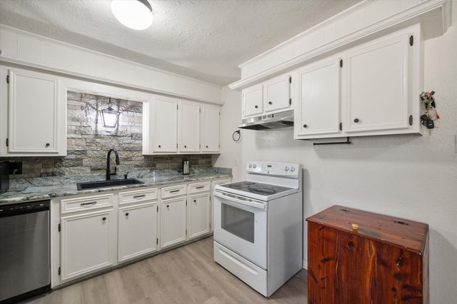 1405 Hidden Hills Drive, Corsicana, TX 75110