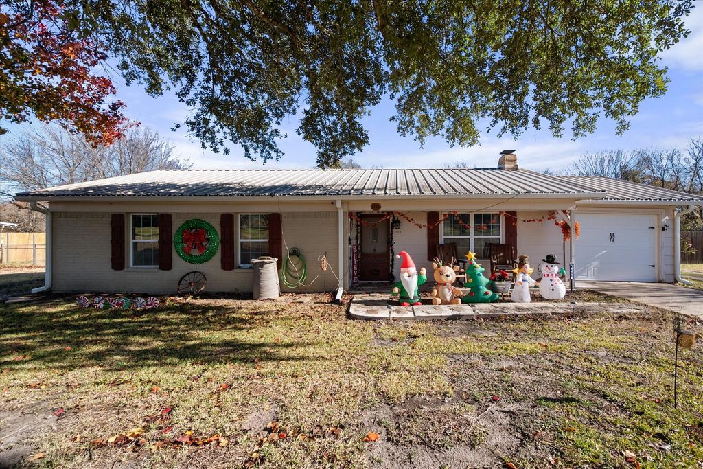 1405 Hidden Hills Drive, Corsicana, TX 75110