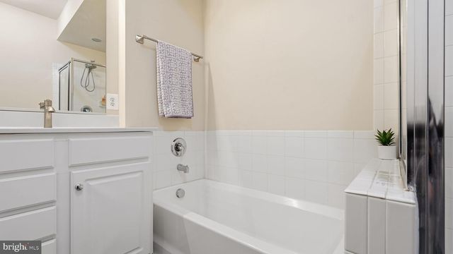 15177 LANCASHIRE DR, Woodbridge, VA 22191