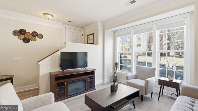 15177 LANCASHIRE DR, Woodbridge, VA 22191