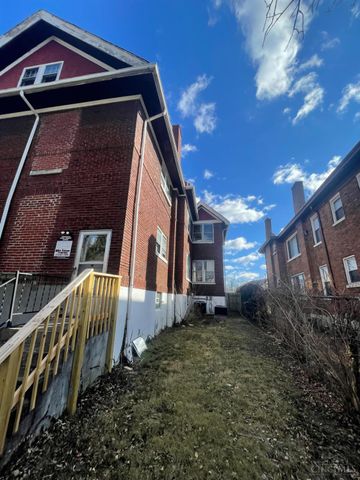 672 N Fred Shuttleworth Circle, Cincinnati, OH 45229