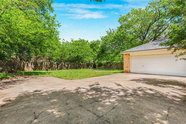 5717 Madge Place, Haltom City, TX 76117
