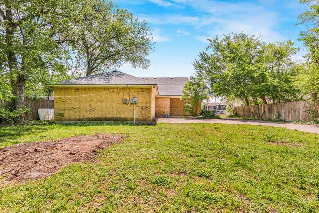 5717 Madge Place, Haltom City, TX 76117