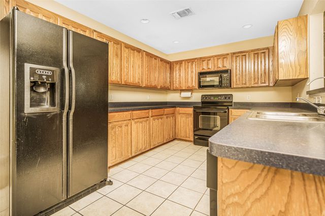 5717 Madge Place, Haltom City, TX 76117