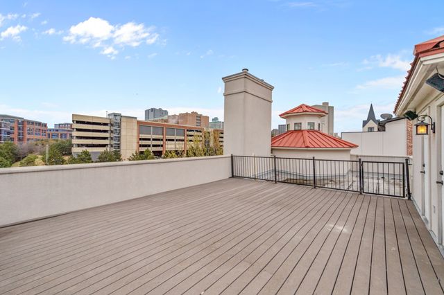 422 Mills Street, Fort Worth, TX 76102