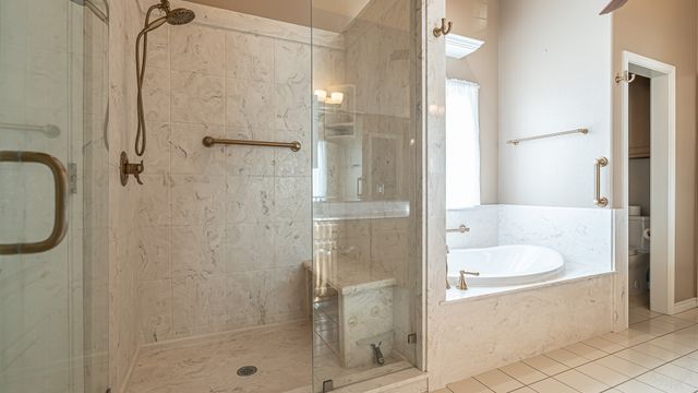 5615 Equestrian Court, Granbury, TX 76049