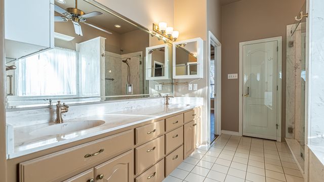 5615 Equestrian Court, Granbury, TX 76049