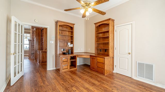 5615 Equestrian Court, Granbury, TX 76049