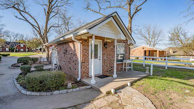 5615 Equestrian Court, Granbury, TX 76049