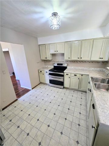 223 Emerson Avenue, Farrell, PA 16121