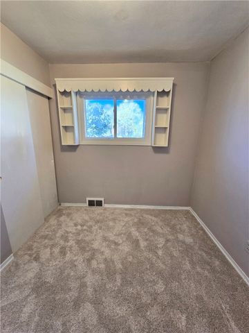 223 Emerson Avenue, Farrell, PA 16121