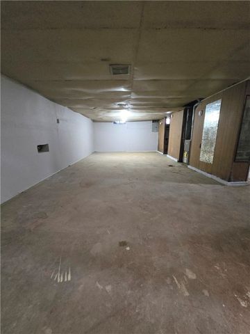 223 Emerson Avenue, Farrell, PA 16121