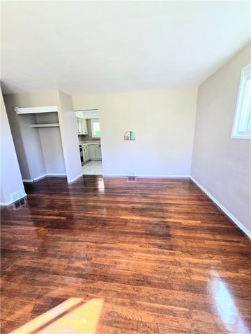 223 Emerson Avenue, Farrell, PA 16121