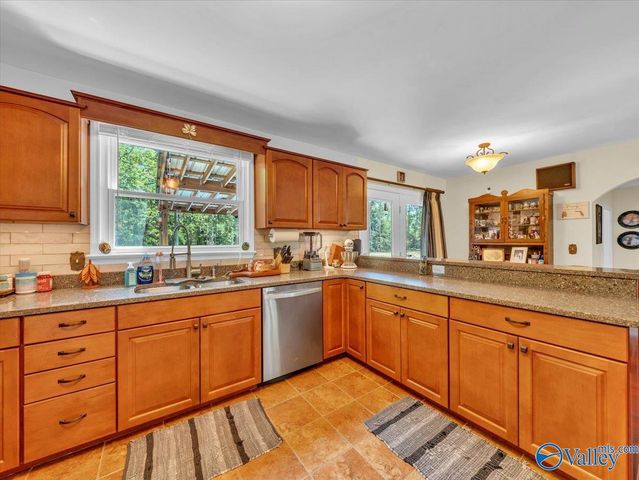 4715 Alabama Highway 79, Guntersville, AL 35976