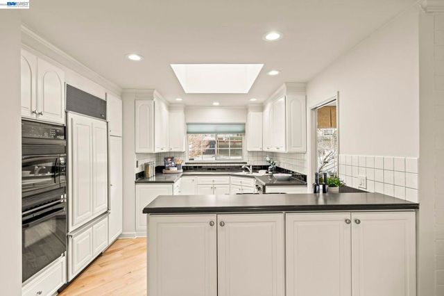 3305 3305 Arcadian Dr, Castro Valley, CA 94546