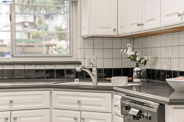 3305 3305 Arcadian Dr, Castro Valley, CA 94546