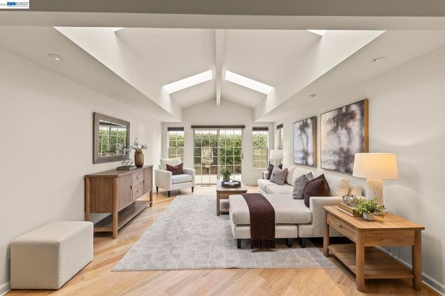 3305 3305 Arcadian Dr, Castro Valley, CA 94546