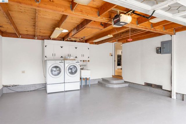 3305 3305 Arcadian Dr, Castro Valley, CA 94546