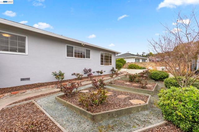 3305 3305 Arcadian Dr, Castro Valley, CA 94546
