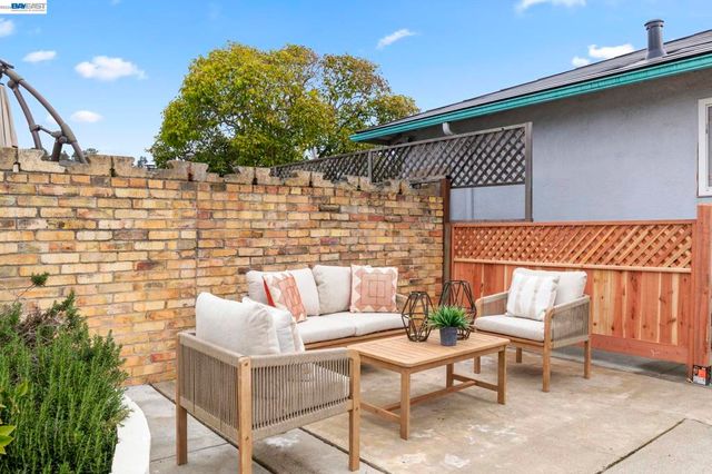 3305 3305 Arcadian Dr, Castro Valley, CA 94546