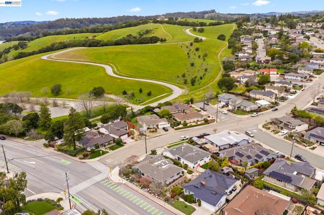 3305 3305 Arcadian Dr, Castro Valley, CA 94546