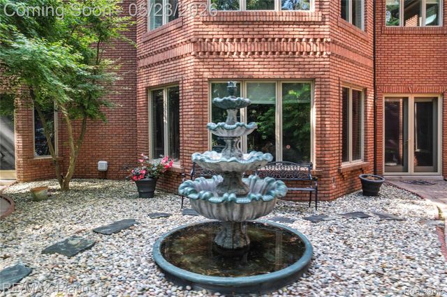 5479 River Ridge Drive, Genoa Township, MI 48116