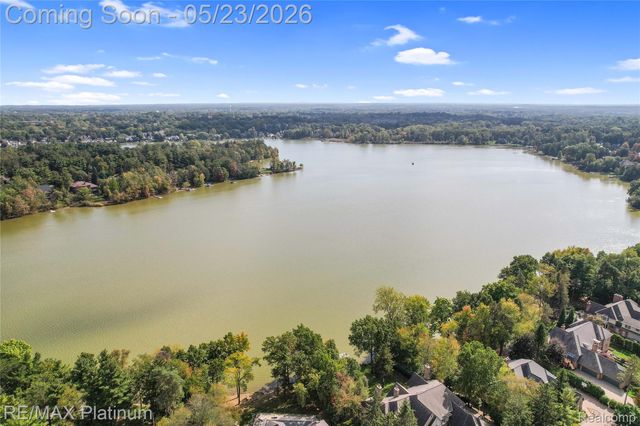 5479 River Ridge Drive, Genoa Township, MI 48116