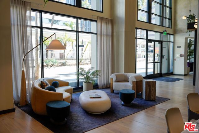 250 E Broadway 304, Long Beach, CA 90802