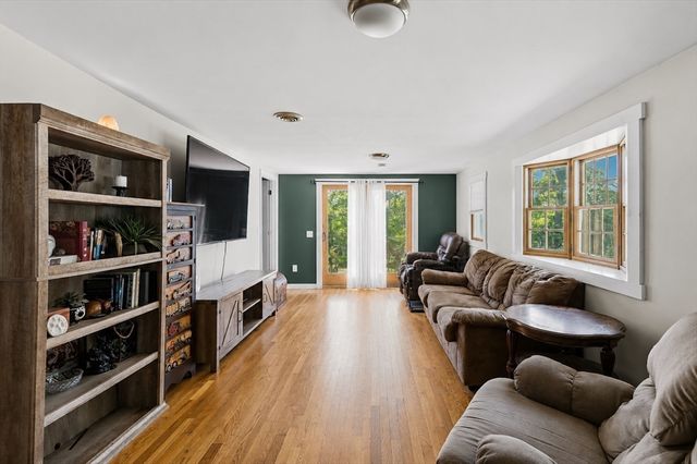 8 Martel St, Acushnet, MA 02743