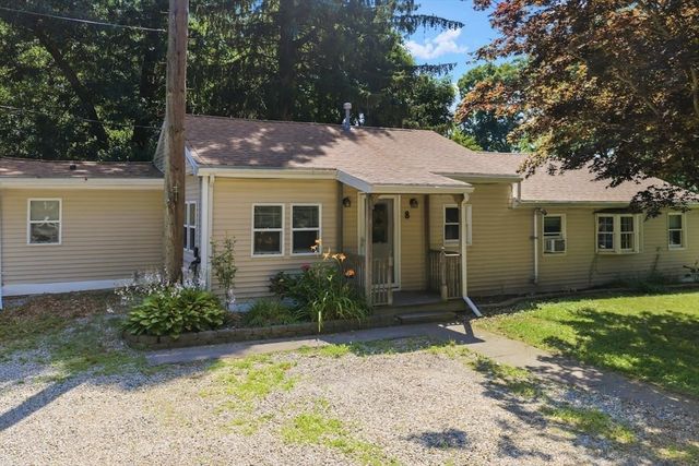 8 Martel St, Acushnet, MA 02743